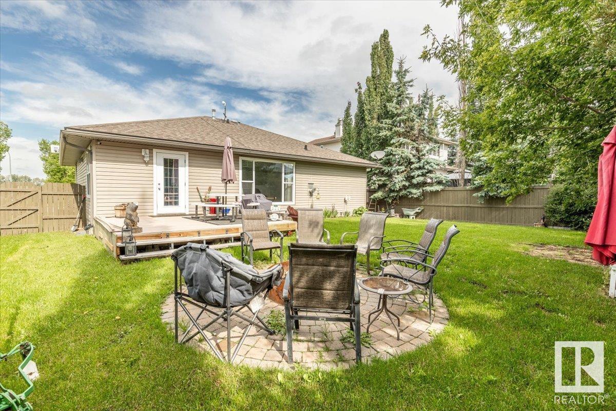 Photo 6 of 16 Westview Dr, Calmar AB