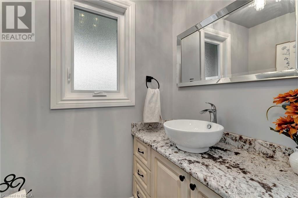 Photo 18 of 14 Federal Street, Stoney Creek ON