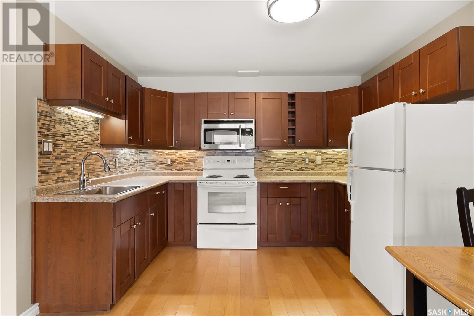 Photo 8 of 10 2121 Rae Street, Regina SK