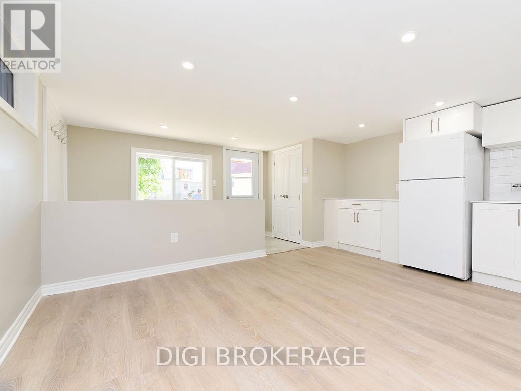 Photo 23 of 11 1 2 3 13 1 2 3 11 13 Acacia Avenue, Ottawa ON