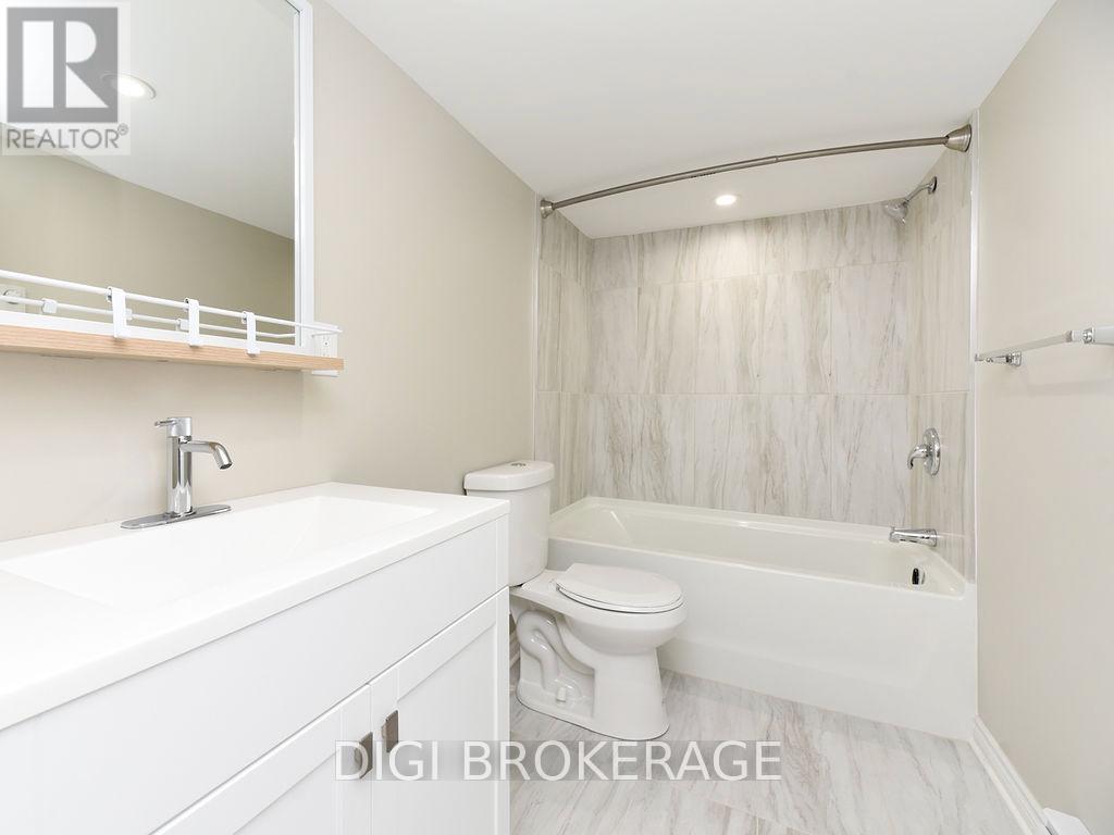 Photo 9 of 11 1 2 3 13 1 2 3 11 13 Acacia Avenue, Ottawa ON