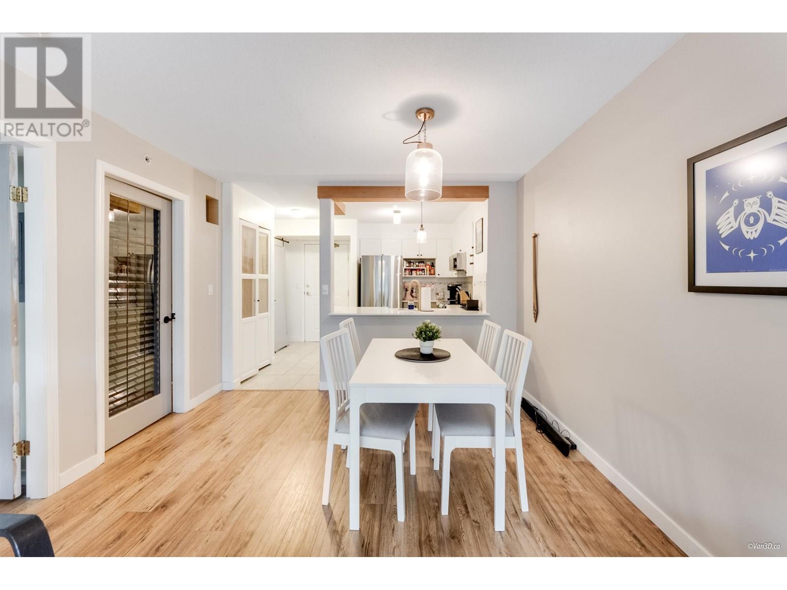 Photo 4 of 103 3608 Deercrest Drive, North Vancouver BC