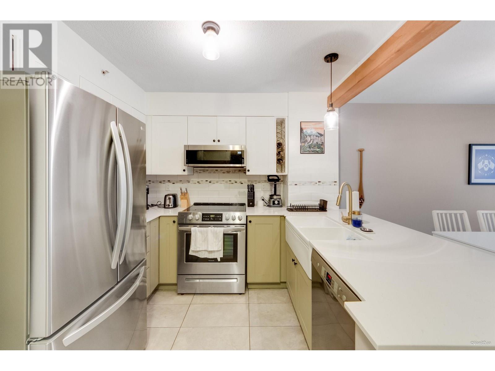 Photo 3 of 103 3608 Deercrest Drive, North Vancouver BC