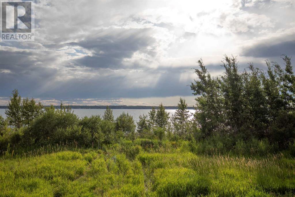 Photo 7 of 10 Twin Rose Court, Jarvis Bay AB
