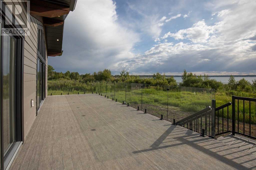 Photo 4 of 10 Twin Rose Court, Jarvis Bay AB