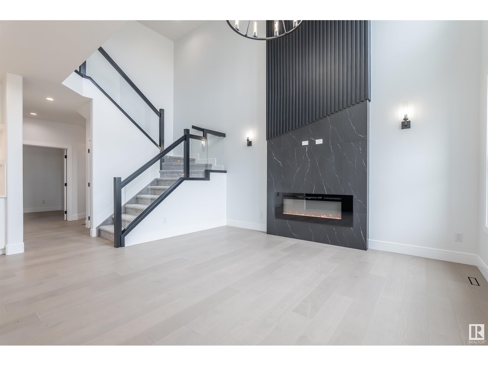 Photo 9 of 3317 Chickadee Dr Nw, Edmonton AB