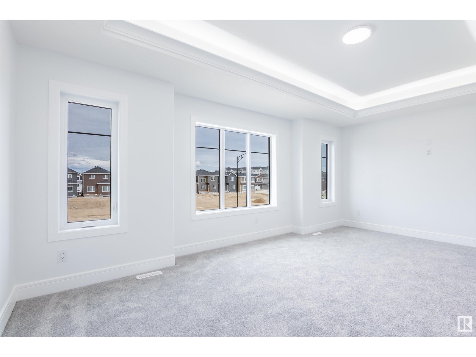 Photo 25 of 3317 Chickadee Dr Nw, Edmonton AB