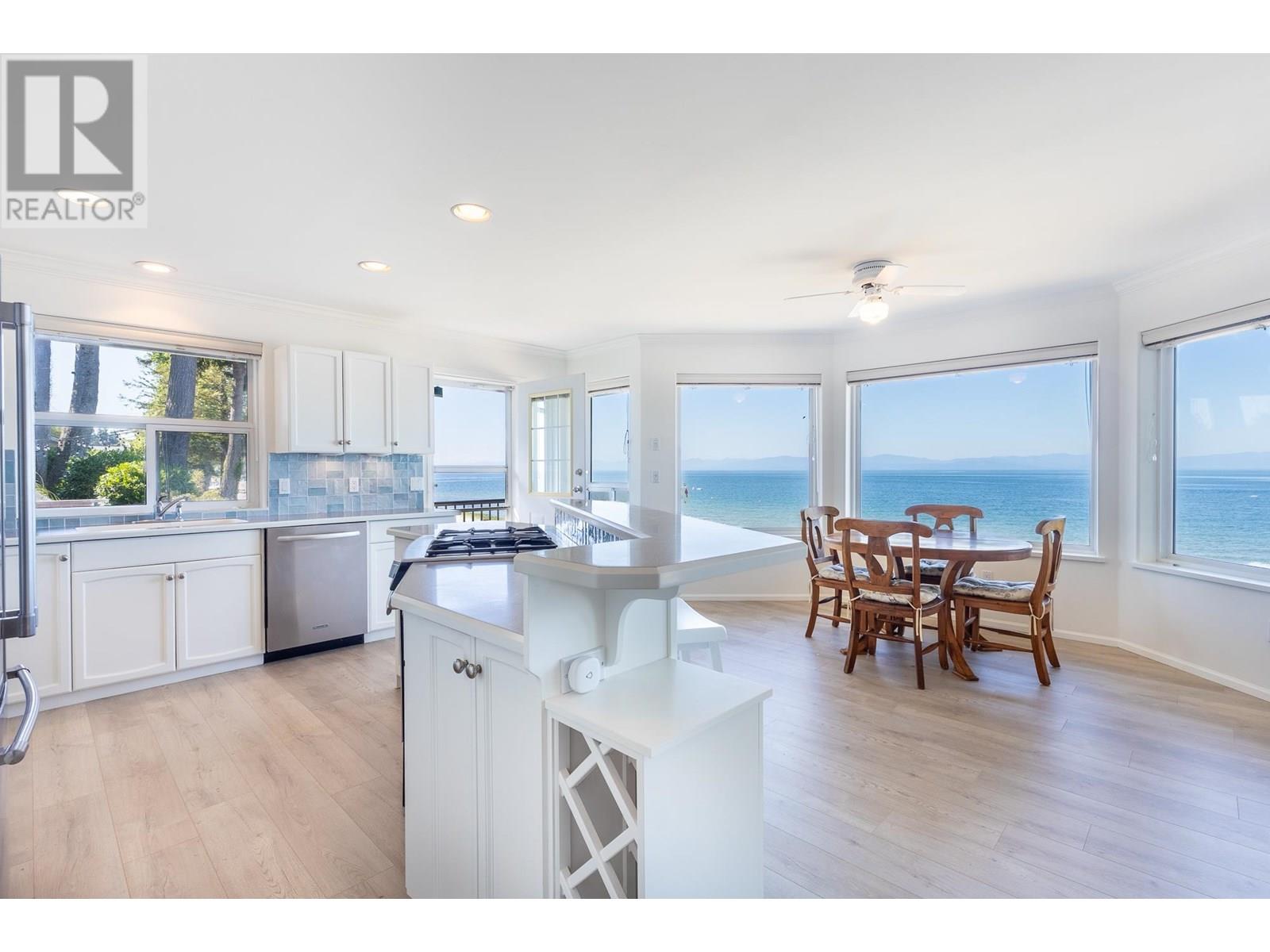 4857 SUNSHINE COAST HIGHWAY, Sechelt