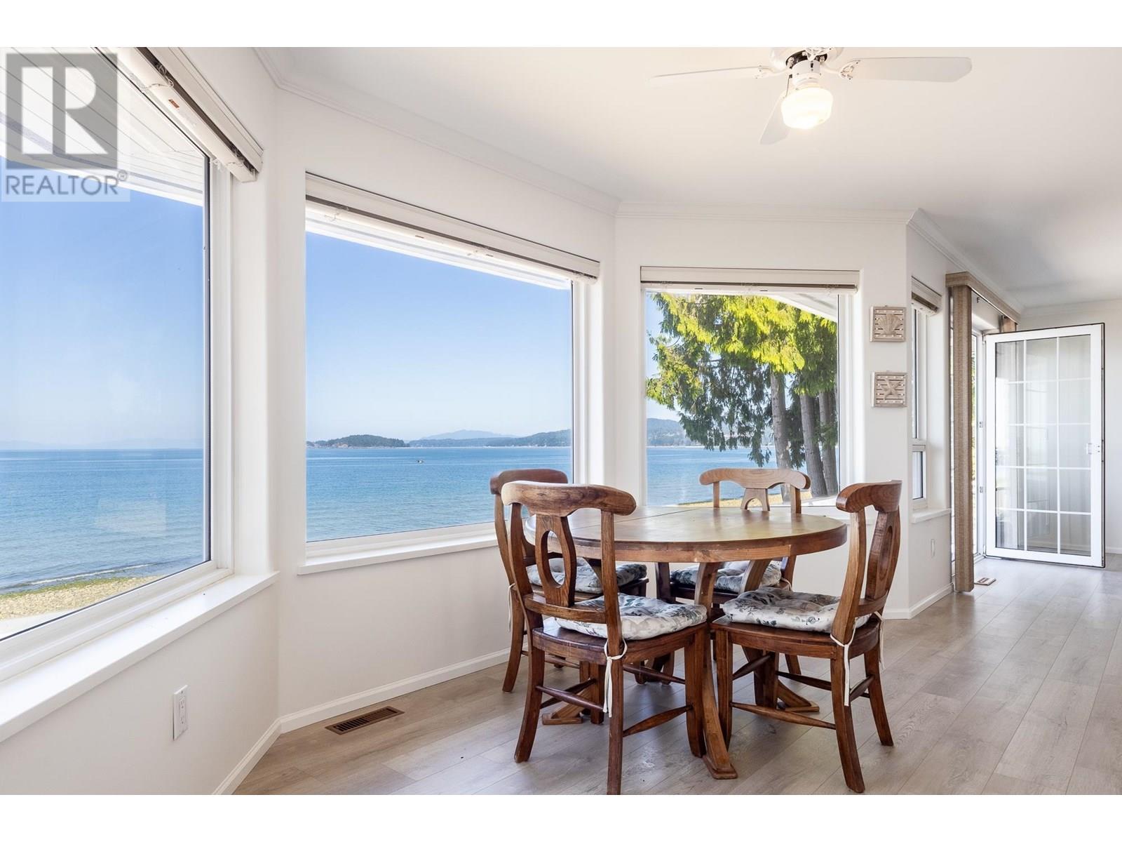 4857 SUNSHINE COAST HIGHWAY, Sechelt