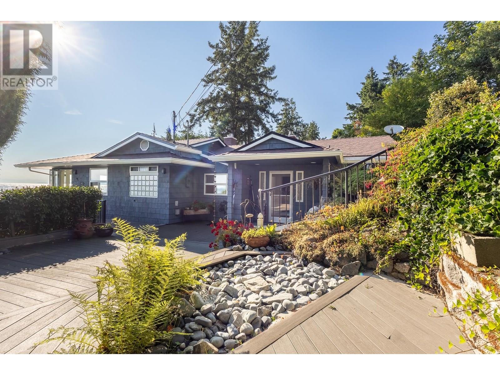 4857 SUNSHINE COAST HIGHWAY, Sechelt