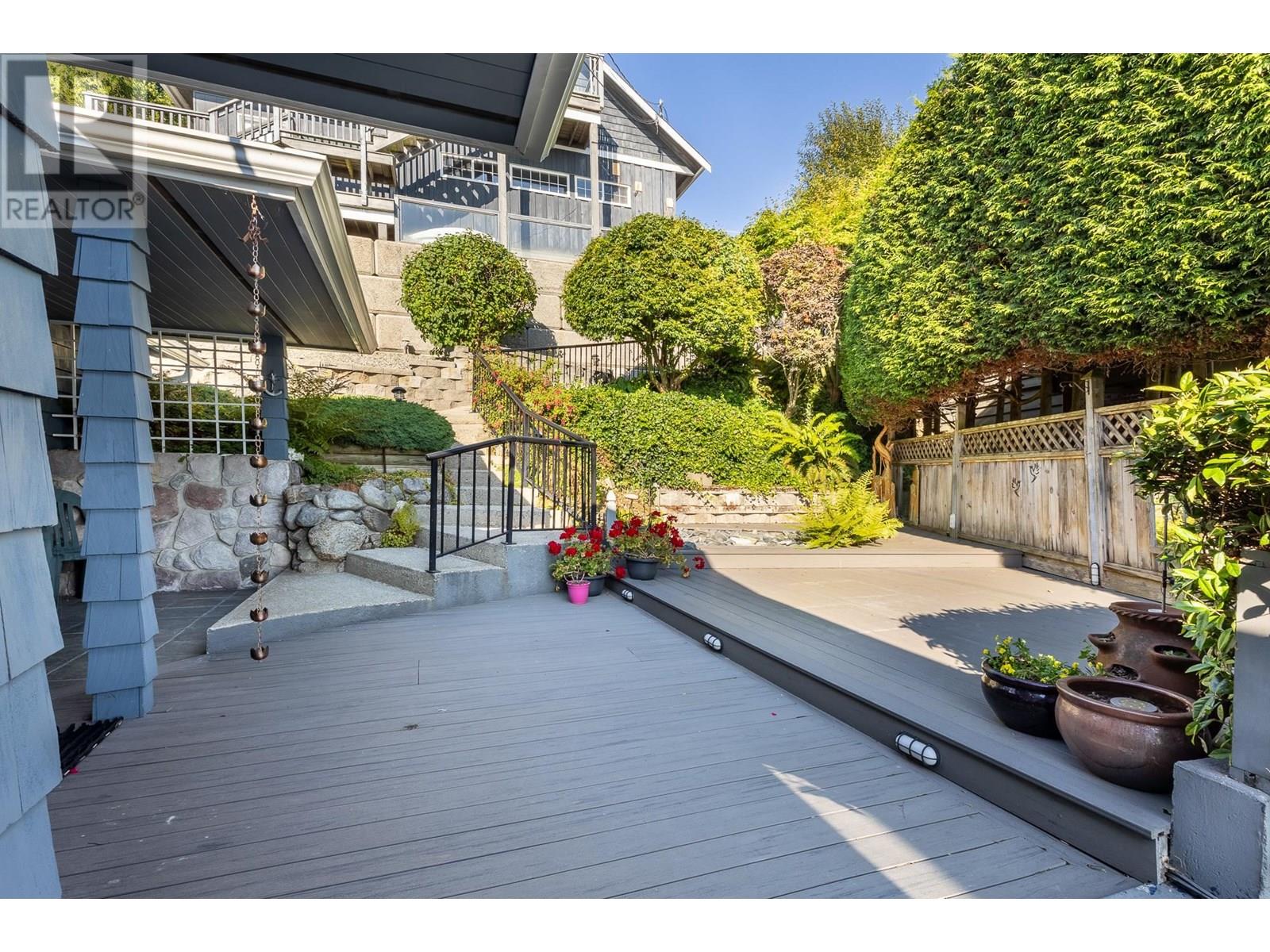 4857 SUNSHINE COAST HIGHWAY, Sechelt