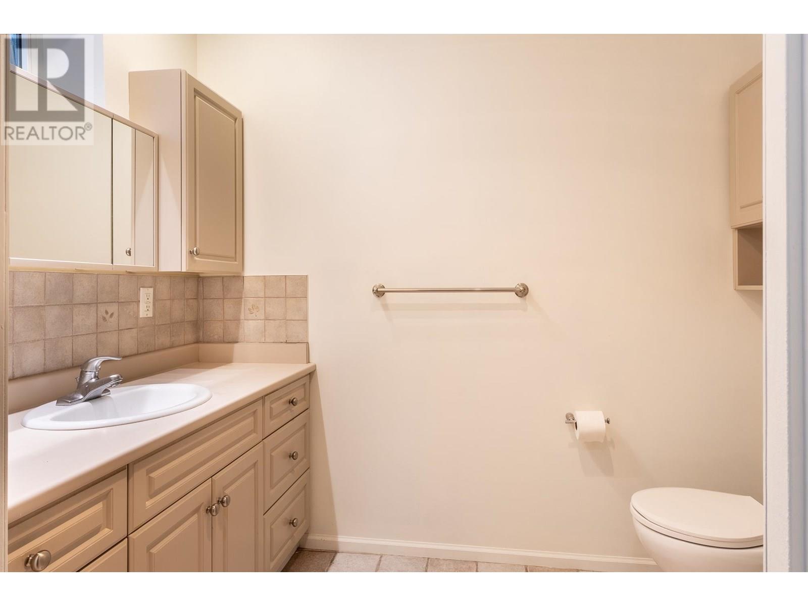 4857 SUNSHINE COAST HIGHWAY, Sechelt