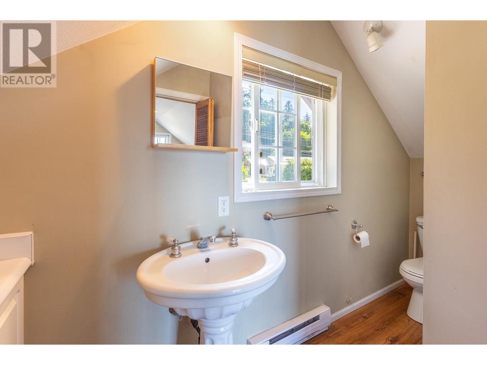 4857 SUNSHINE COAST HIGHWAY, Sechelt