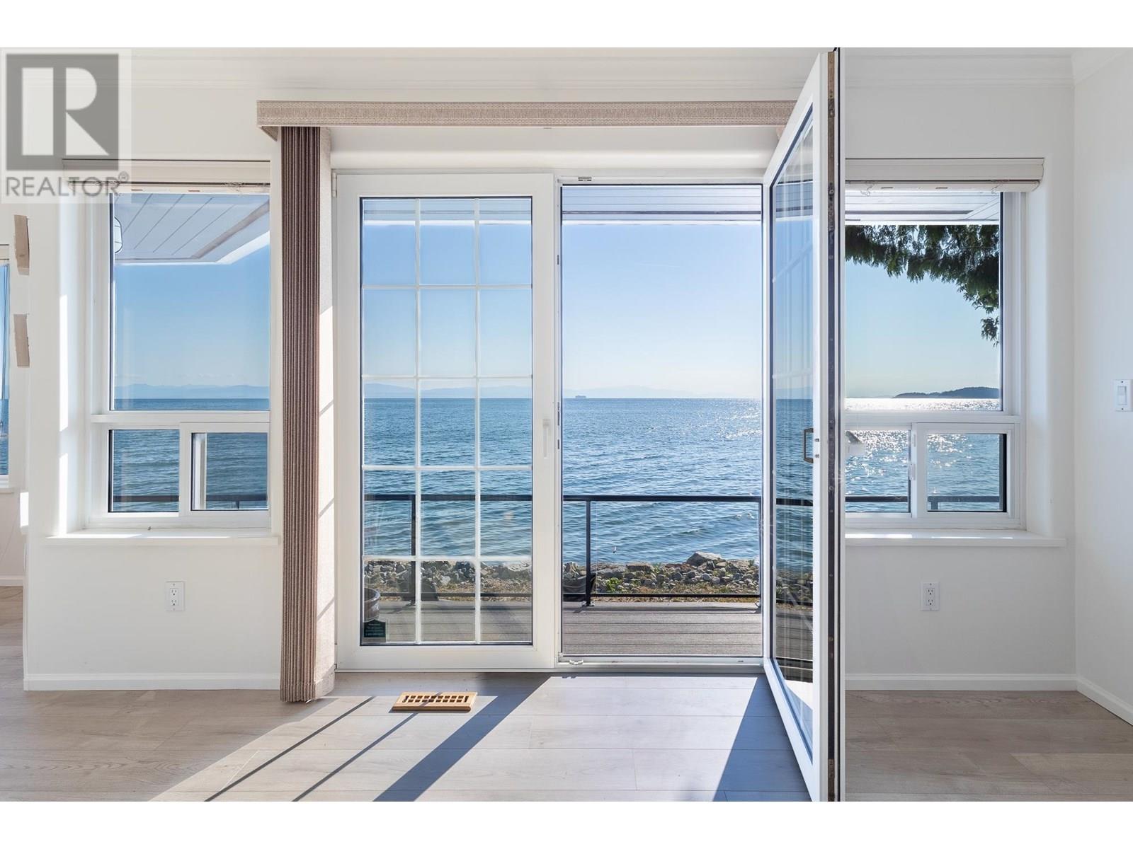 4857 SUNSHINE COAST HIGHWAY, Sechelt