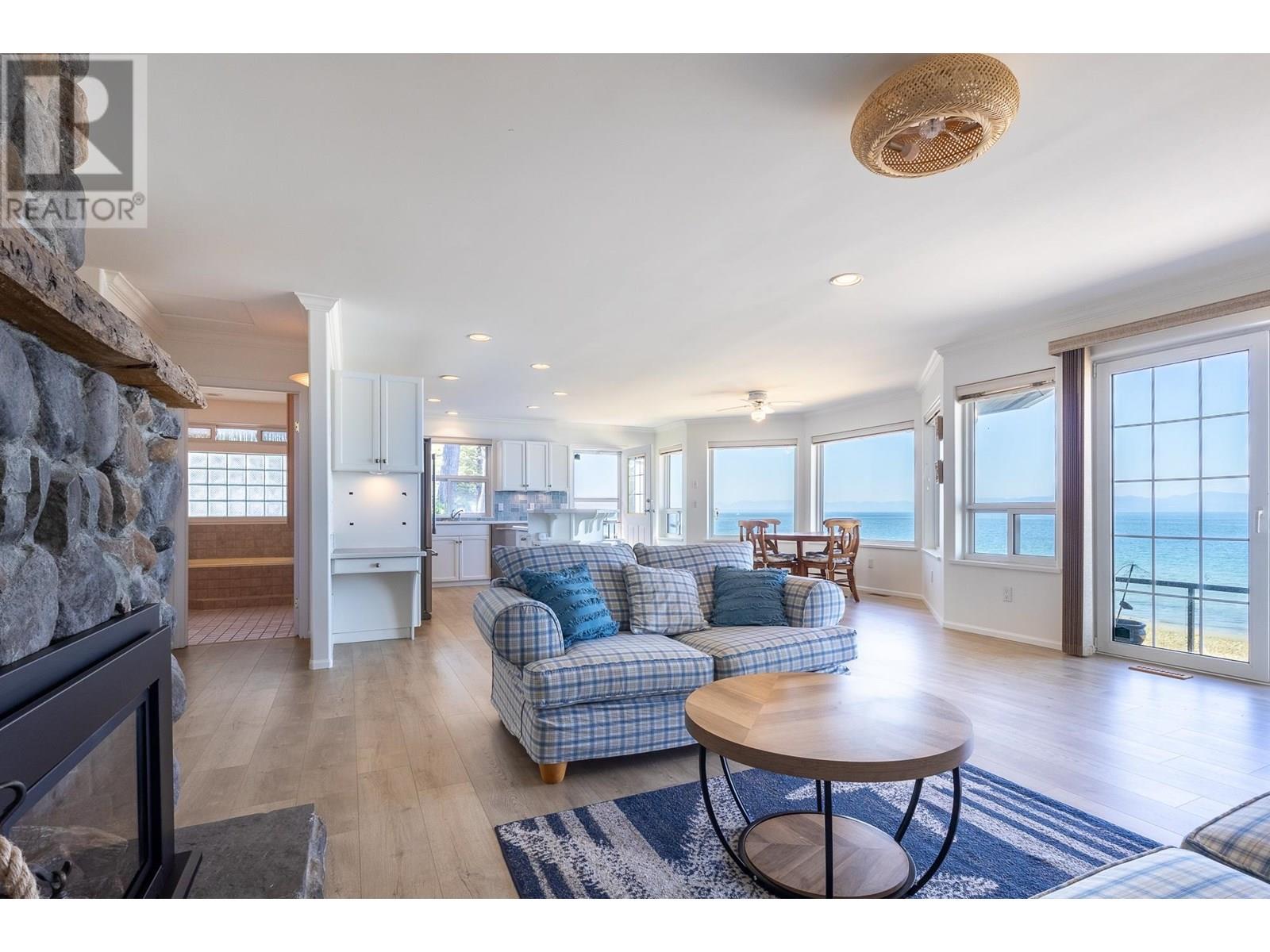 4857 SUNSHINE COAST HIGHWAY, Sechelt
