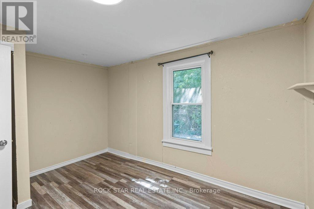 Photo 17 of 69 Teal Avenue, Hamilton ON