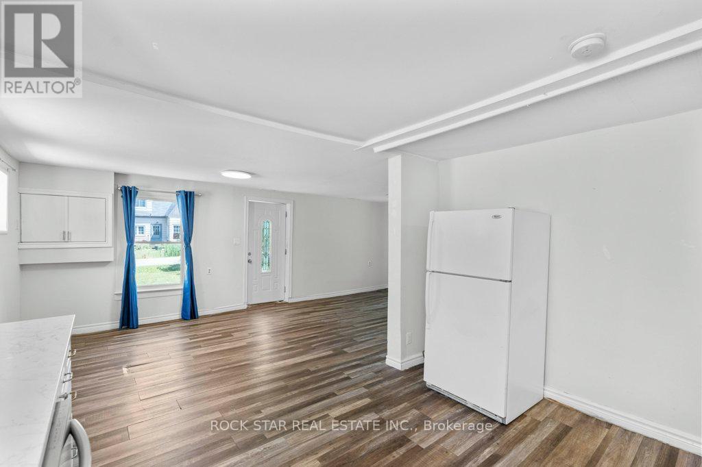 Photo 9 of 69 Teal Avenue, Hamilton ON
