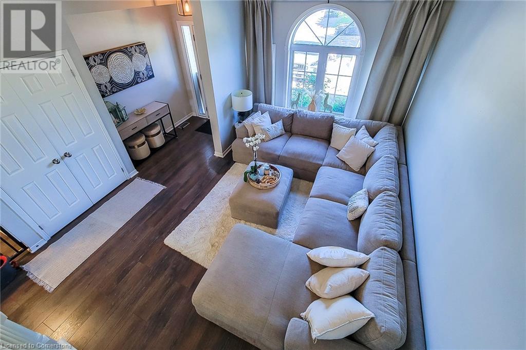 Photo 13 of 4532 Garden Gate Terrace, Beamsville ON