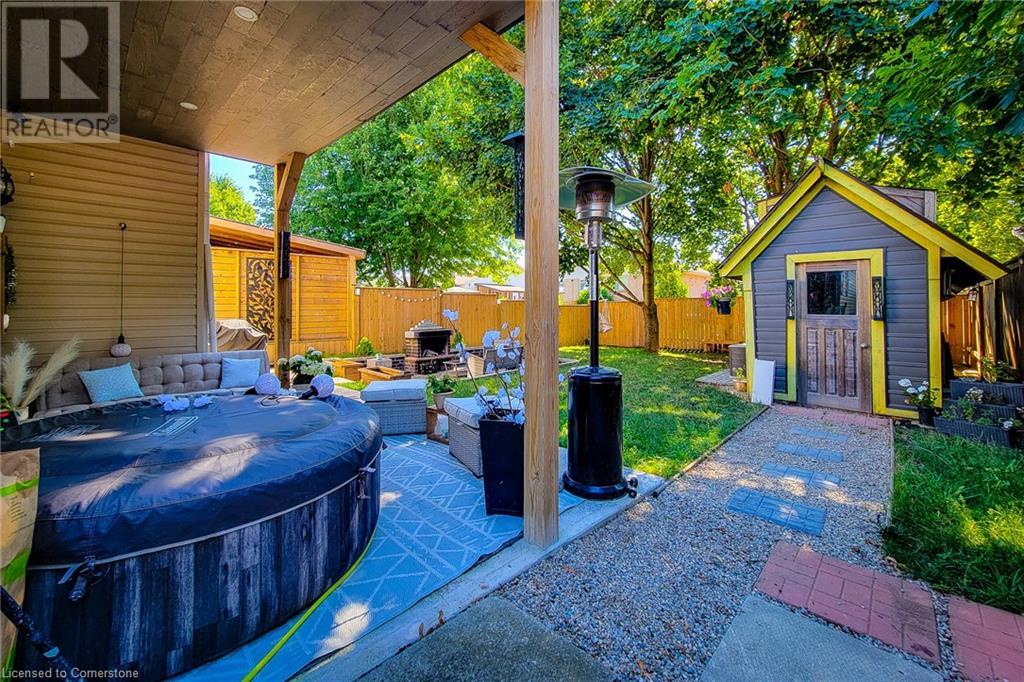 Photo 9 of 4532 Garden Gate Terrace, Beamsville ON