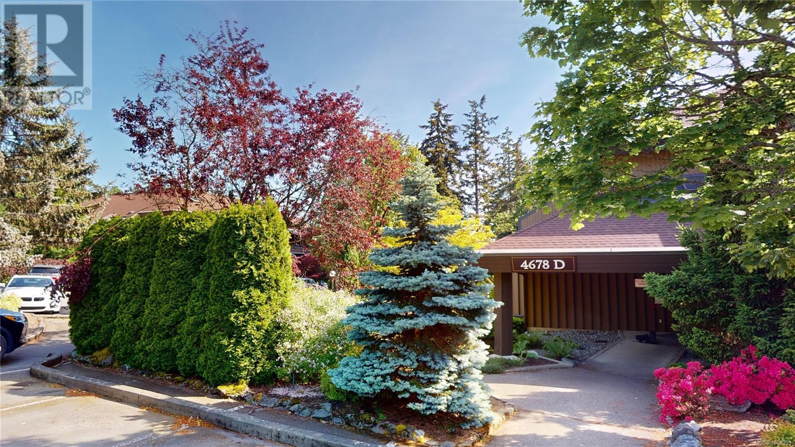Single Family House for Sale in D  Elk Lake Dr Saanich 