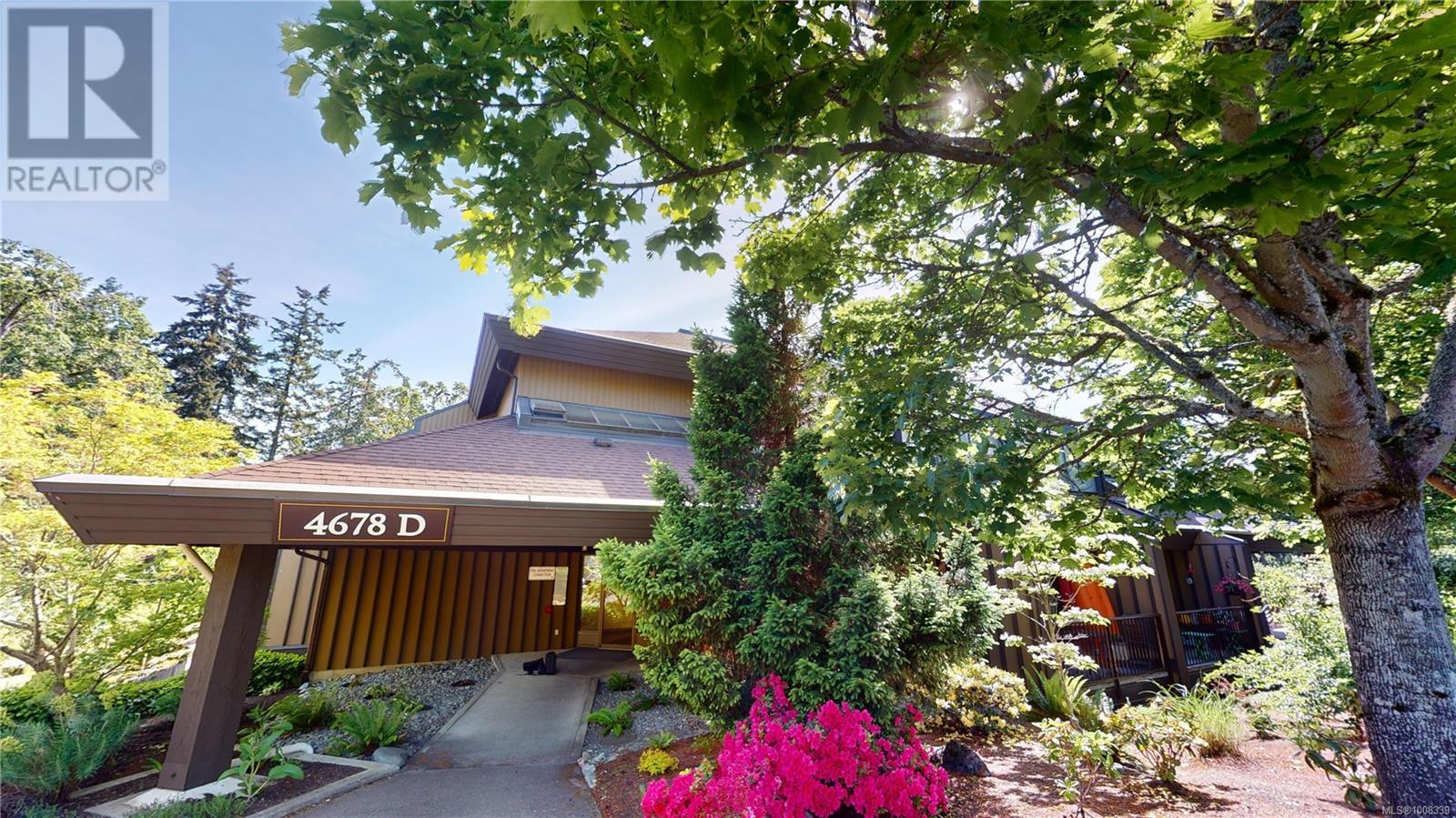 Single Family House for Sale in D  Elk Lake Dr Saanich 