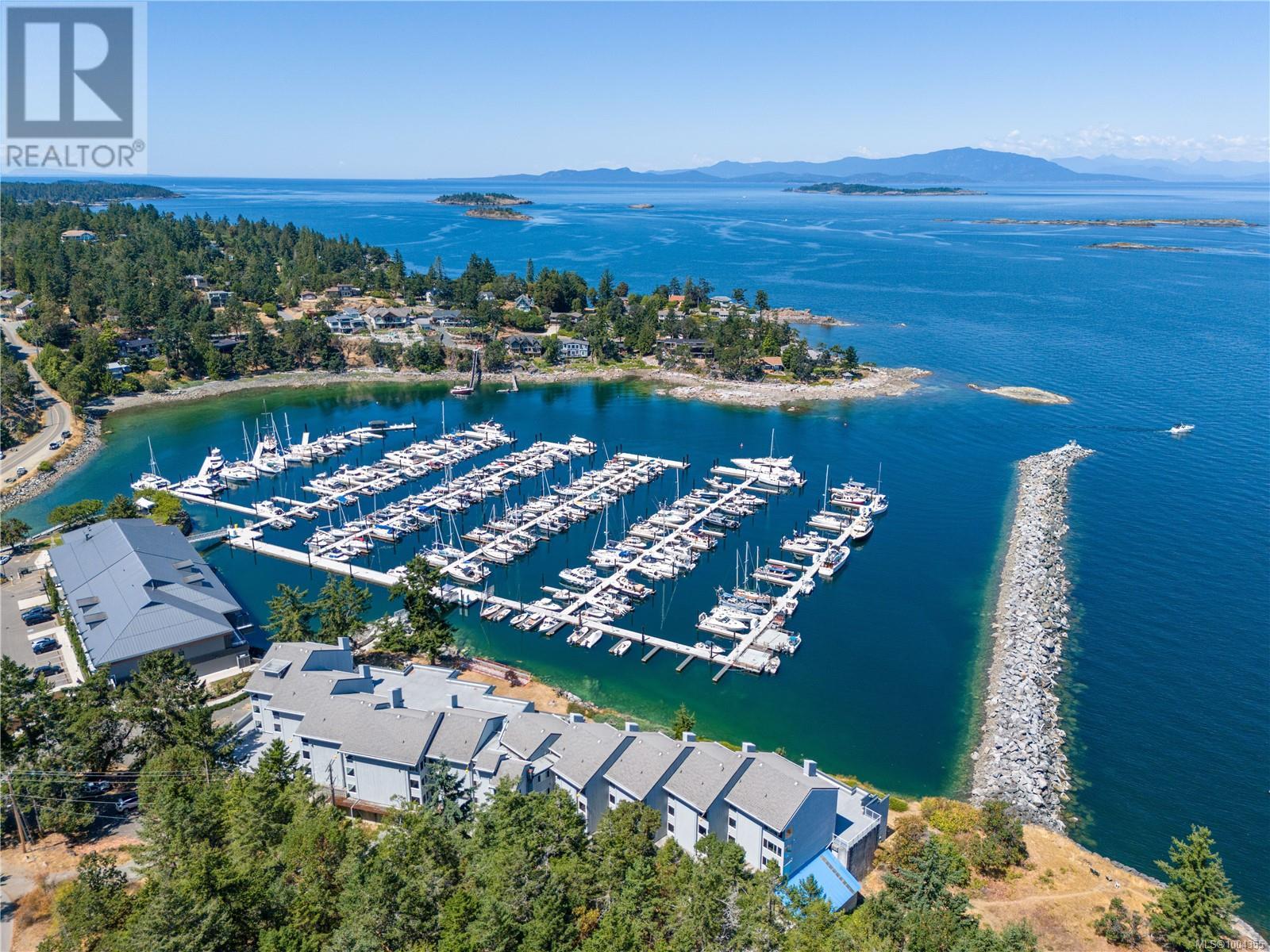 Photo 14 of 302 3555 Outrigger Rd, Nanoose Bay BC