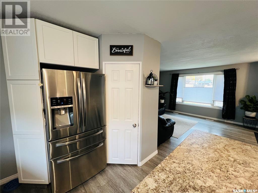 Photo 10 of 621 Central Avenue S, Swift Current SK