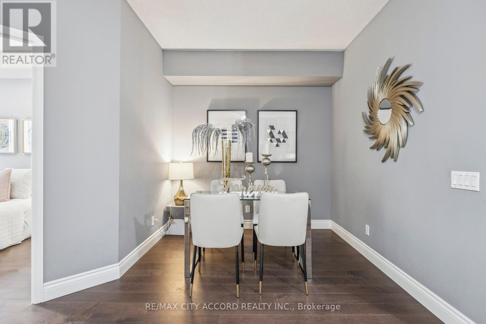 Photo 15 of 210 485 Rosewell Avenue, Toronto ON
