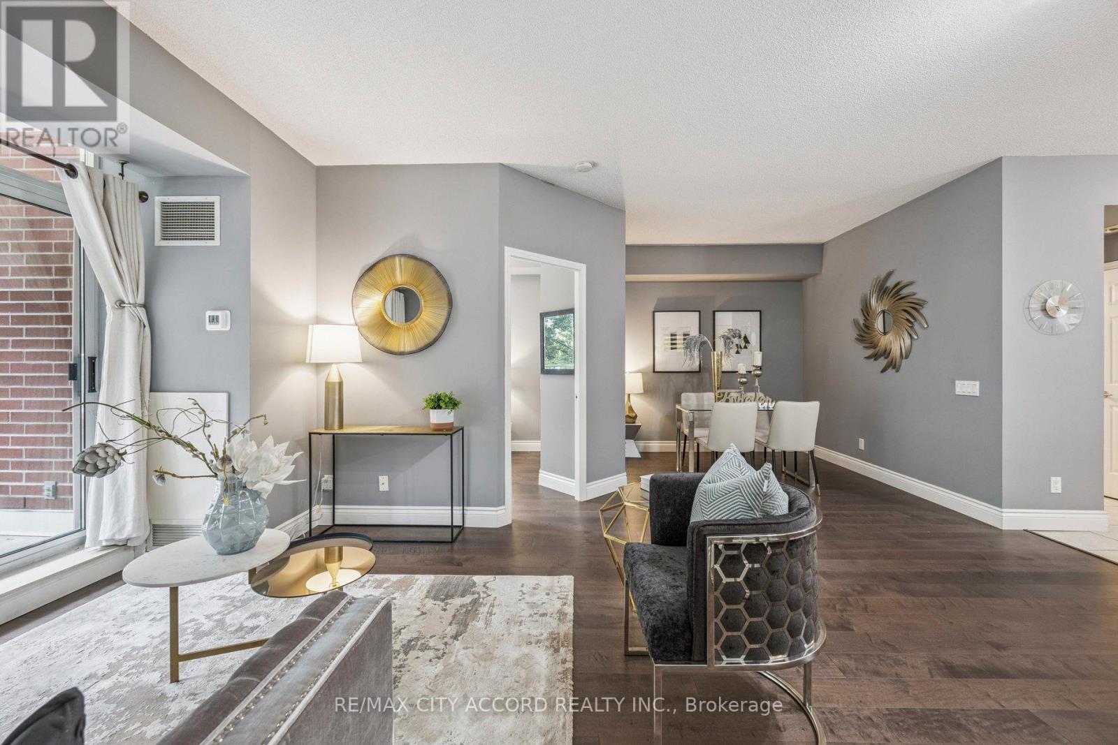 Photo 2 of 210 485 Rosewell Avenue, Toronto ON