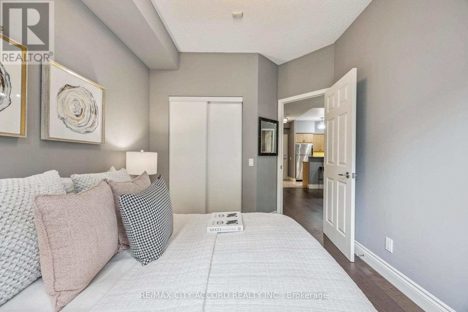Photo 20 of 210 485 Rosewell Avenue, Toronto ON