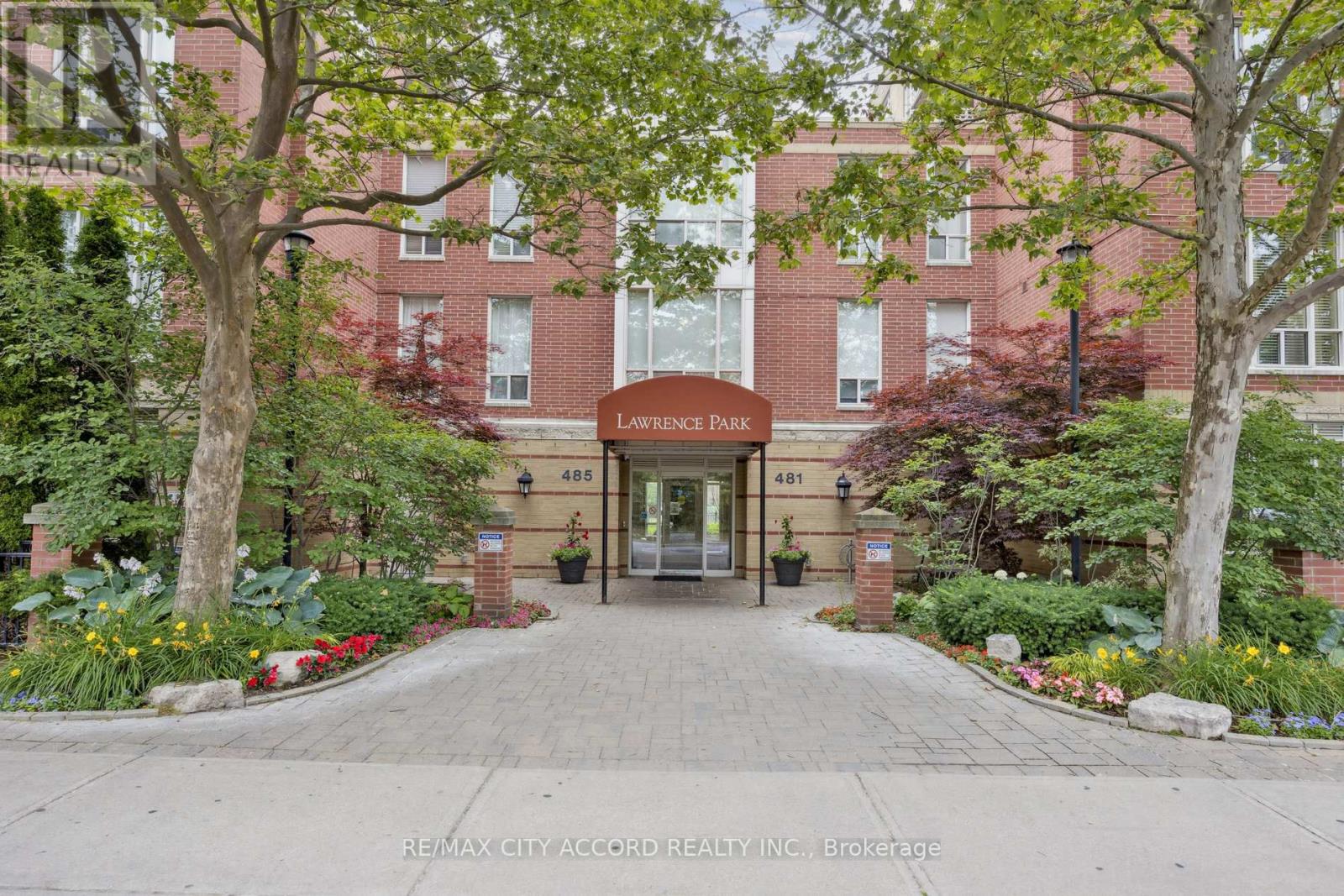 Photo 32 of 210 485 Rosewell Avenue, Toronto ON