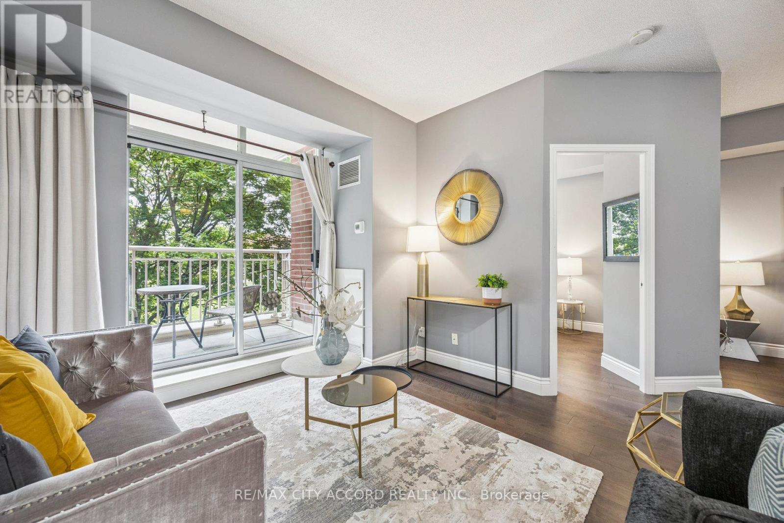 Photo 5 of 210 485 Rosewell Avenue, Toronto ON