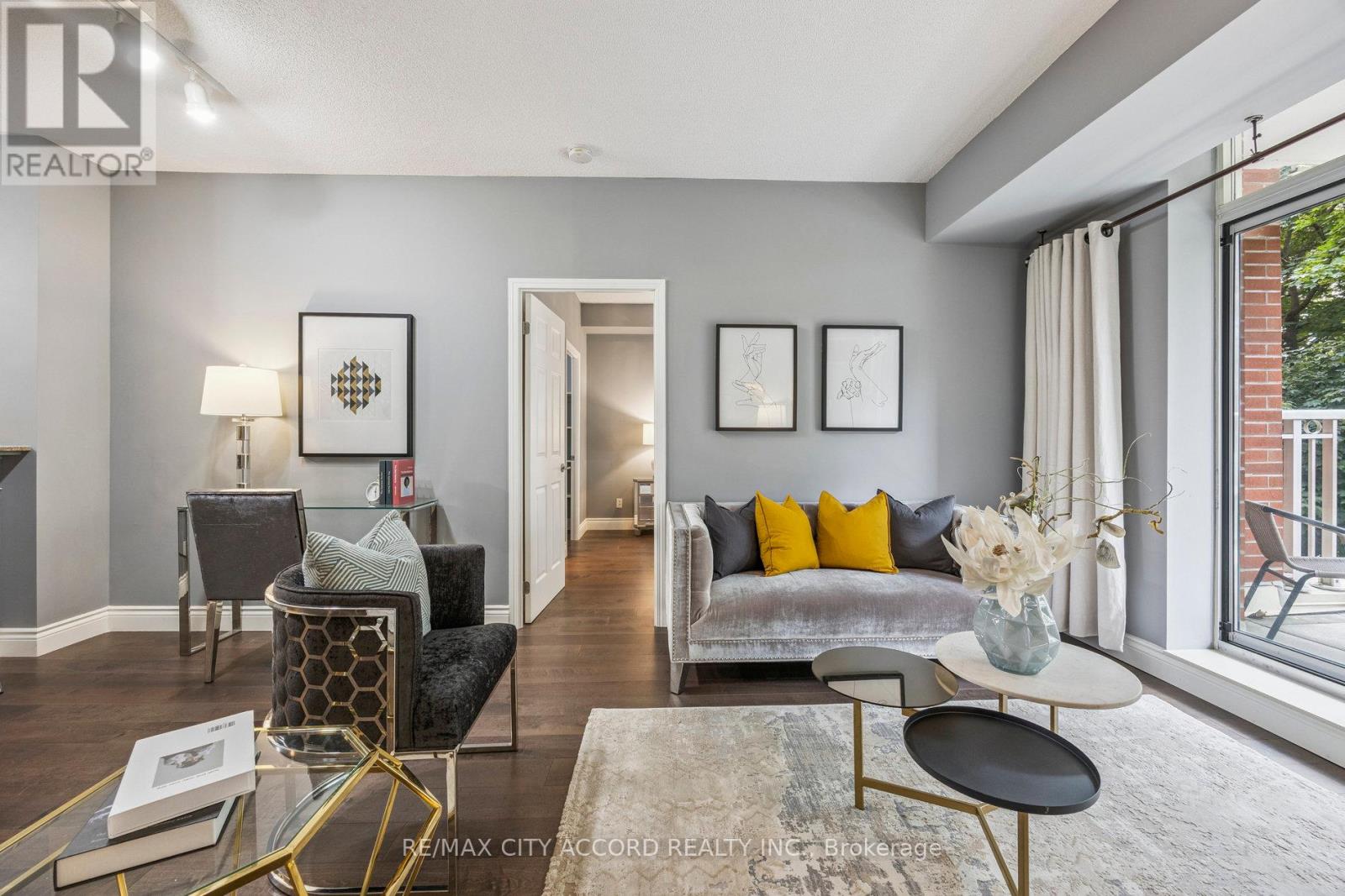 Photo 8 of 210 485 Rosewell Avenue, Toronto ON