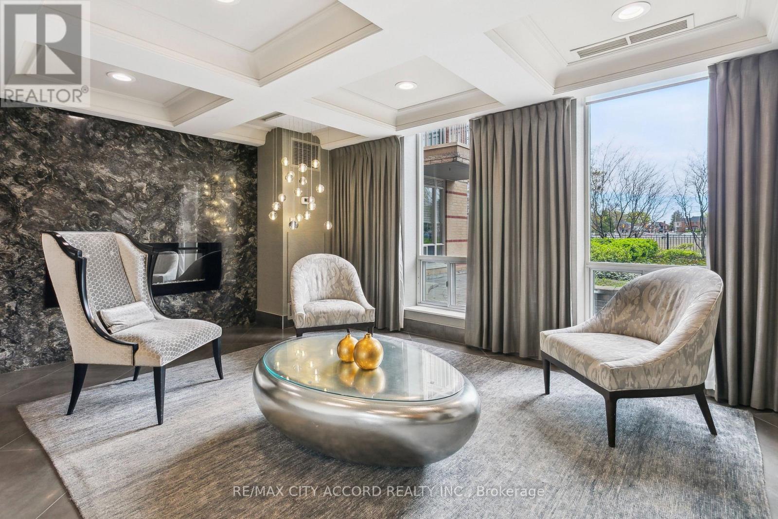 Photo 34 of 210 485 Rosewell Avenue, Toronto ON