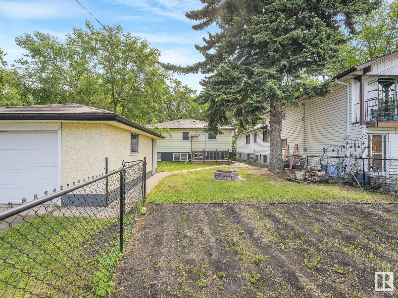Photo 20 of 11908 52 St Nw, Edmonton AB