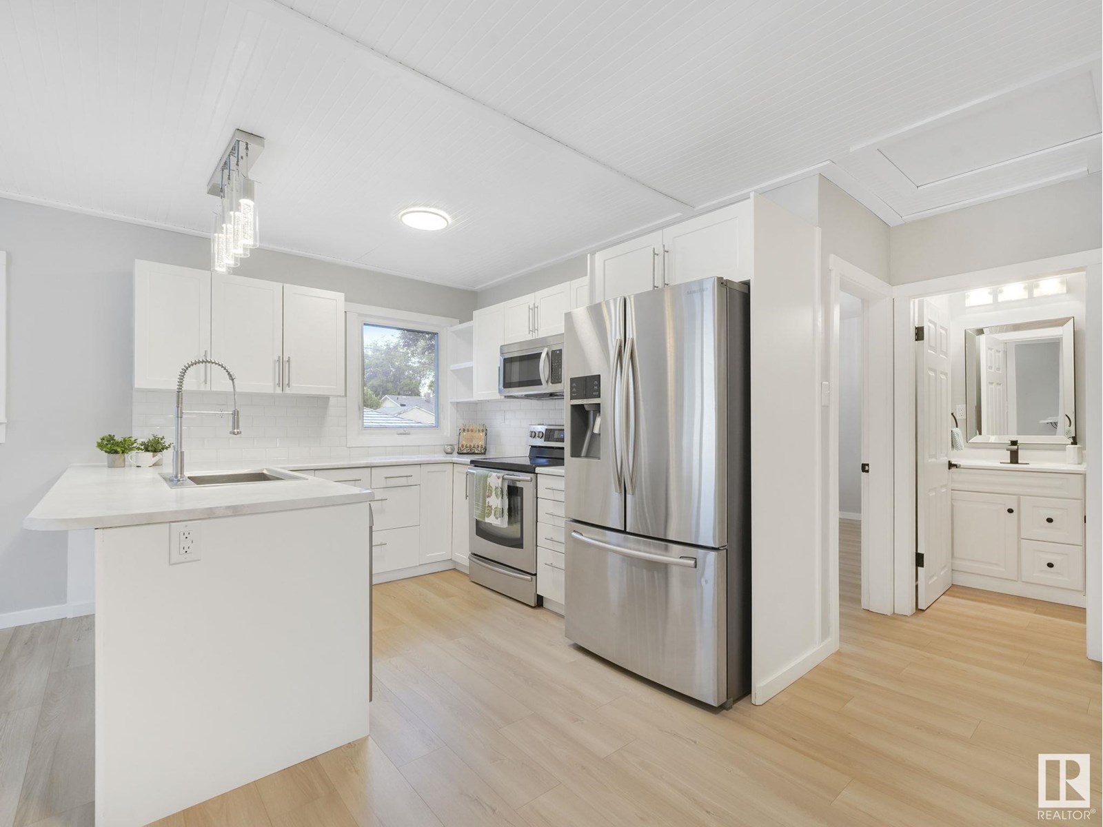 Photo 31 of 11908 52 St Nw, Edmonton AB