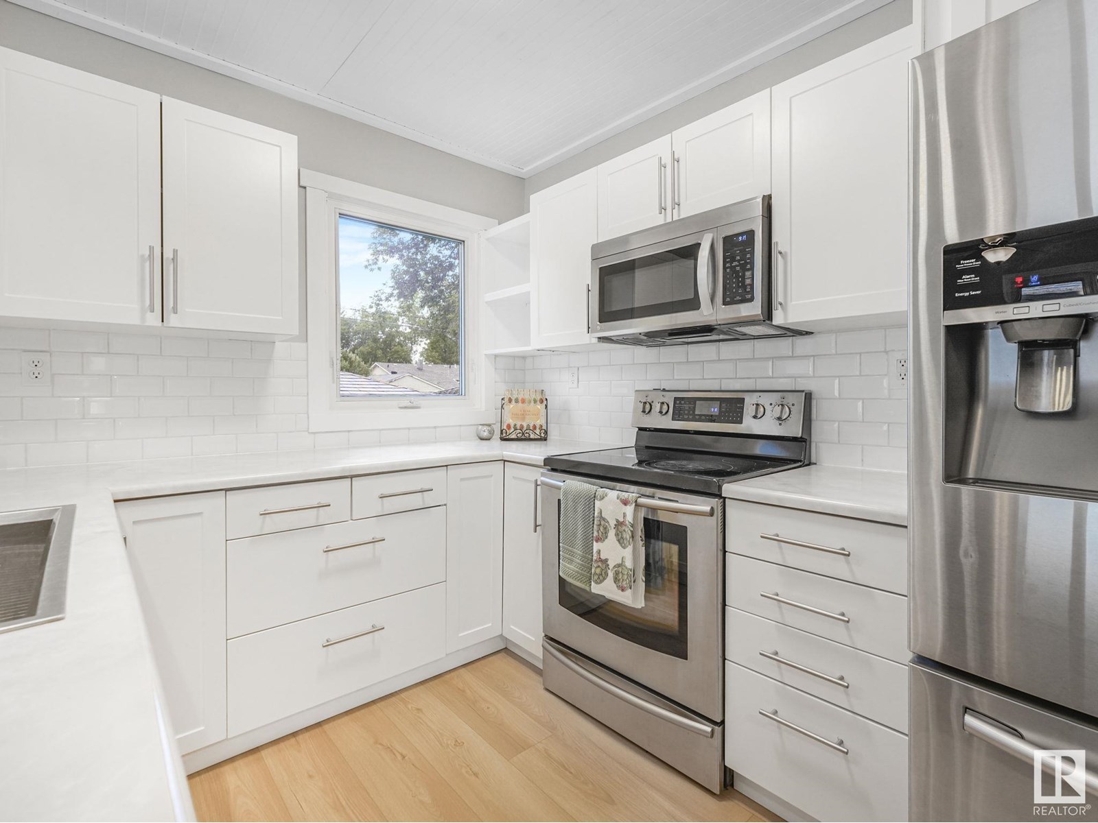 Photo 33 of 11908 52 St Nw, Edmonton AB