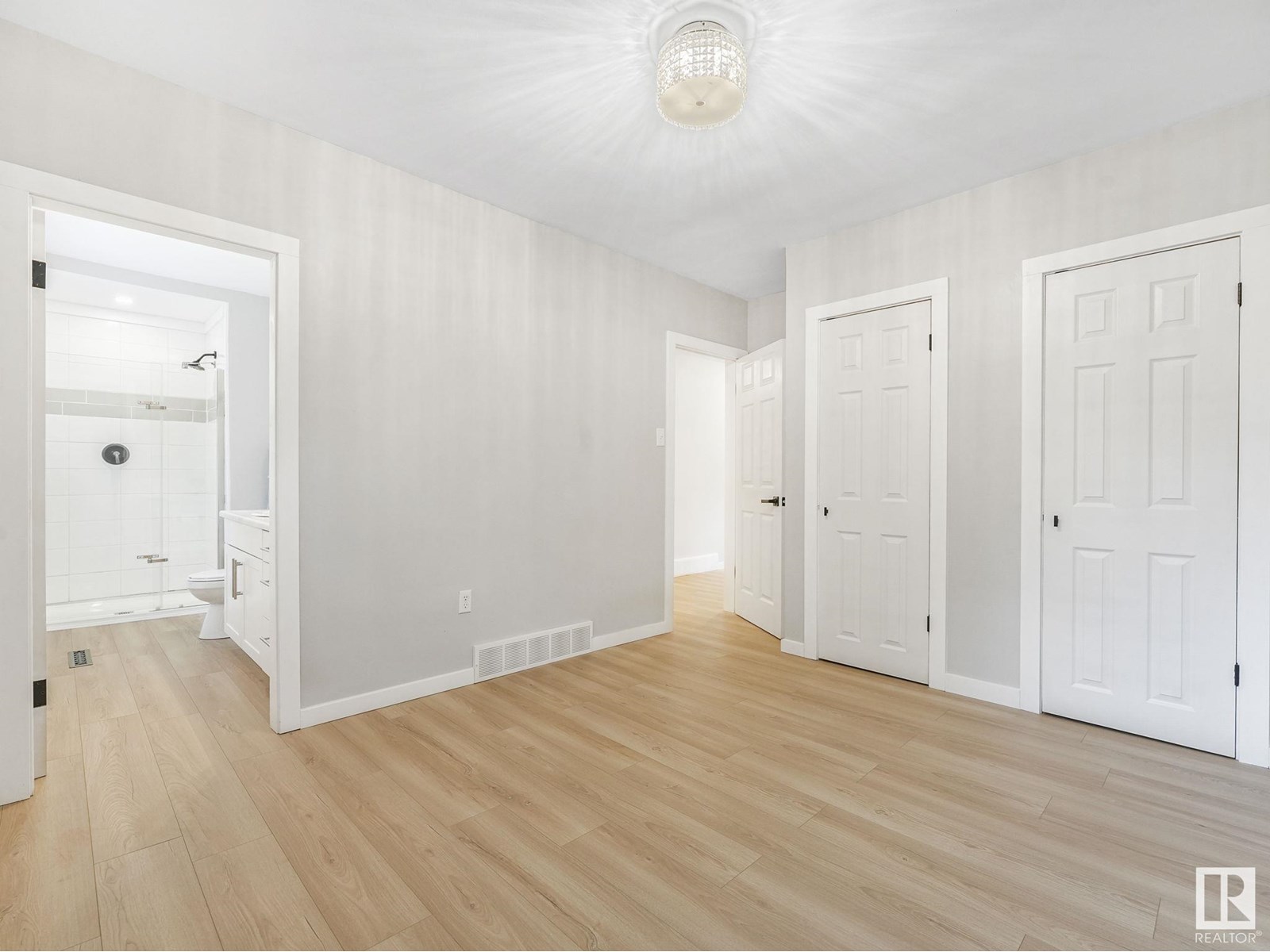 Photo 51 of 11908 52 St Nw, Edmonton AB