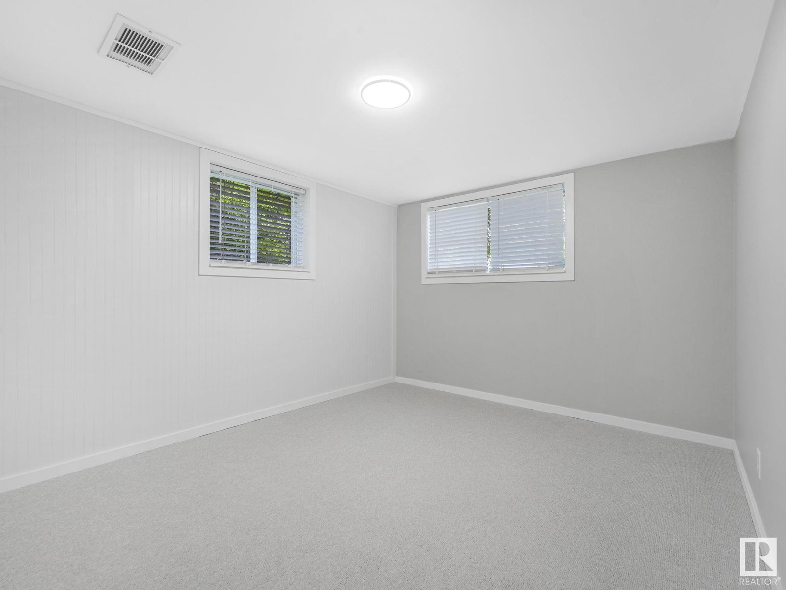 Photo 70 of 11908 52 St Nw, Edmonton AB