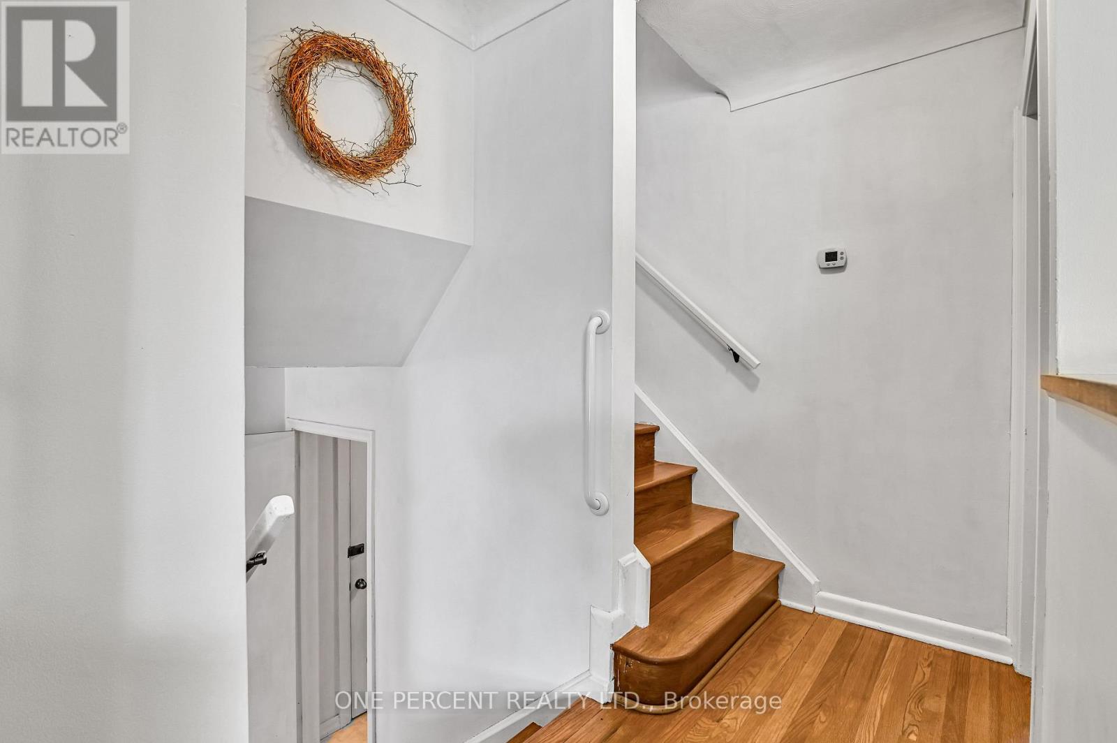 Photo 7 of 1244 Joyce Crescent, Ottawa ON