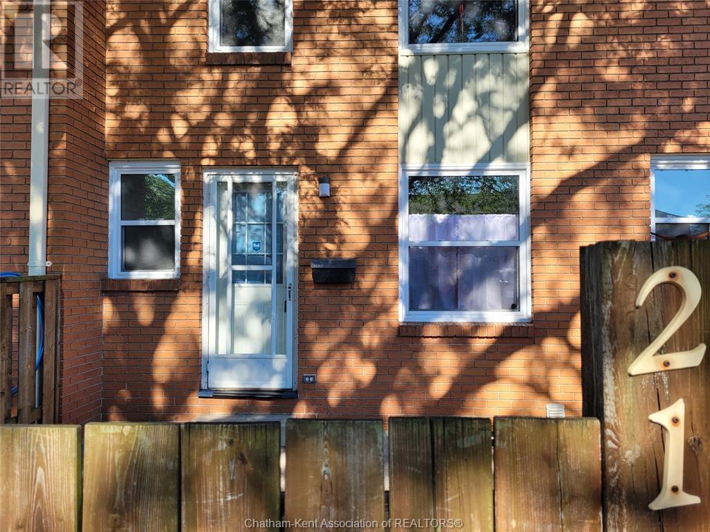 Photo 21 of 834 Exmouth Street Unit 21, Sarnia ON