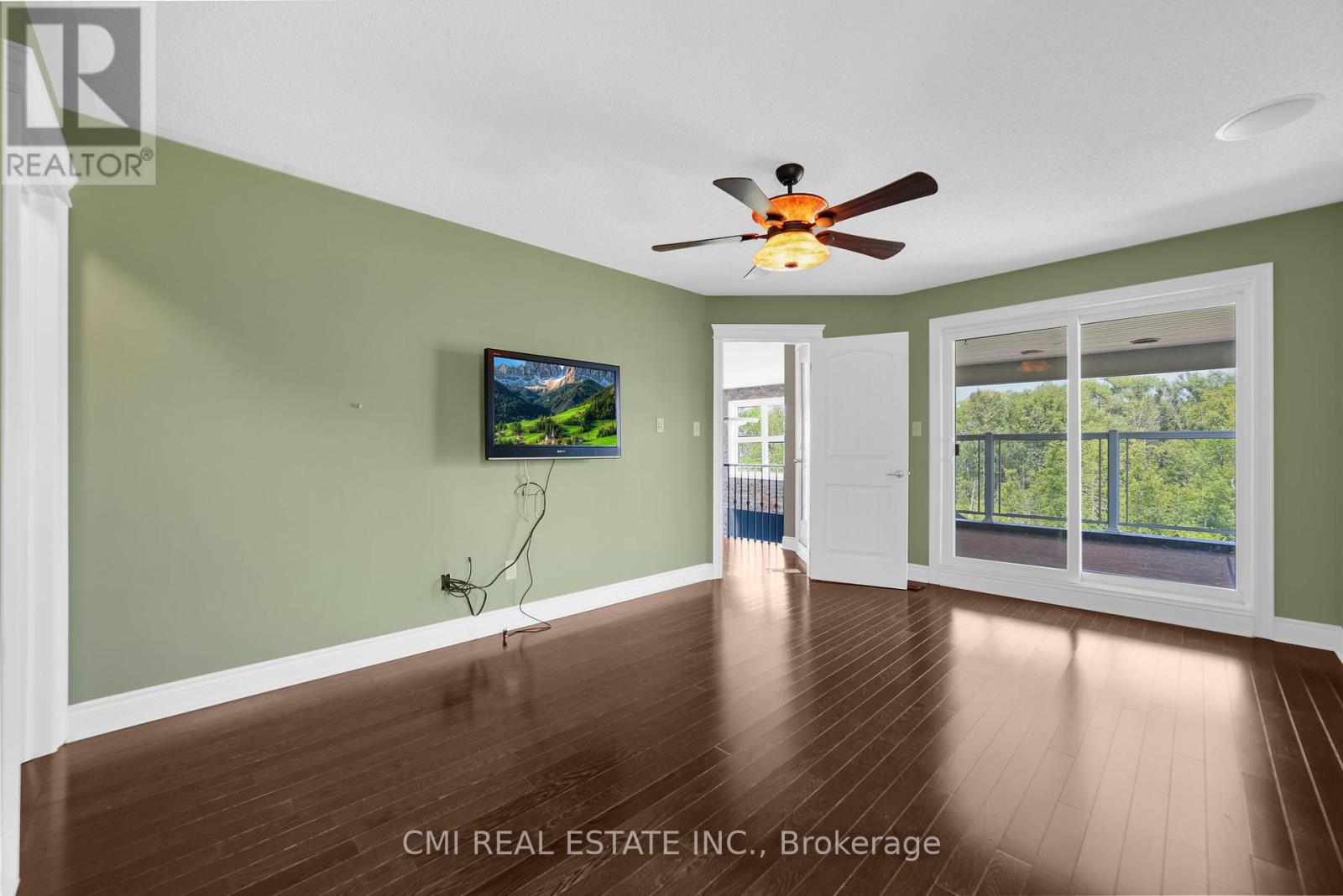 Photo 17 of 77 Waterview Road, Wasaga Beach ON
