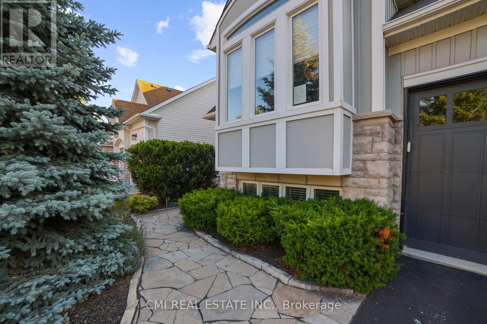 Photo 3 of 77 Waterview Road, Wasaga Beach ON