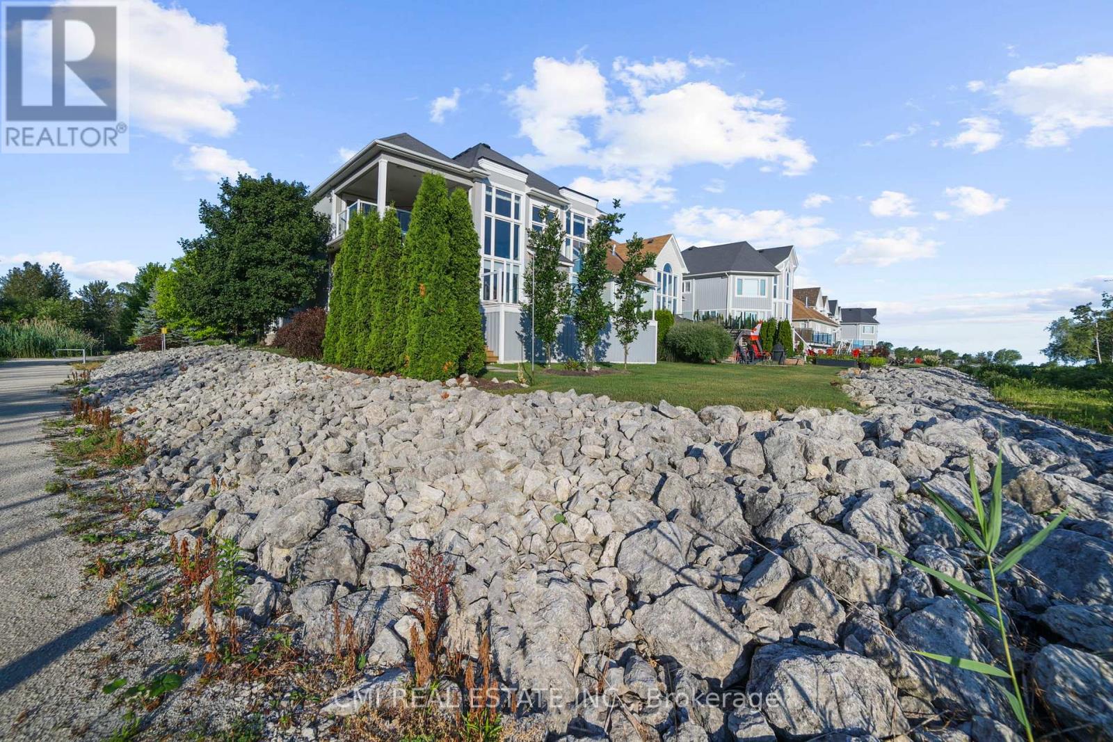 Photo 32 of 77 Waterview Road, Wasaga Beach ON