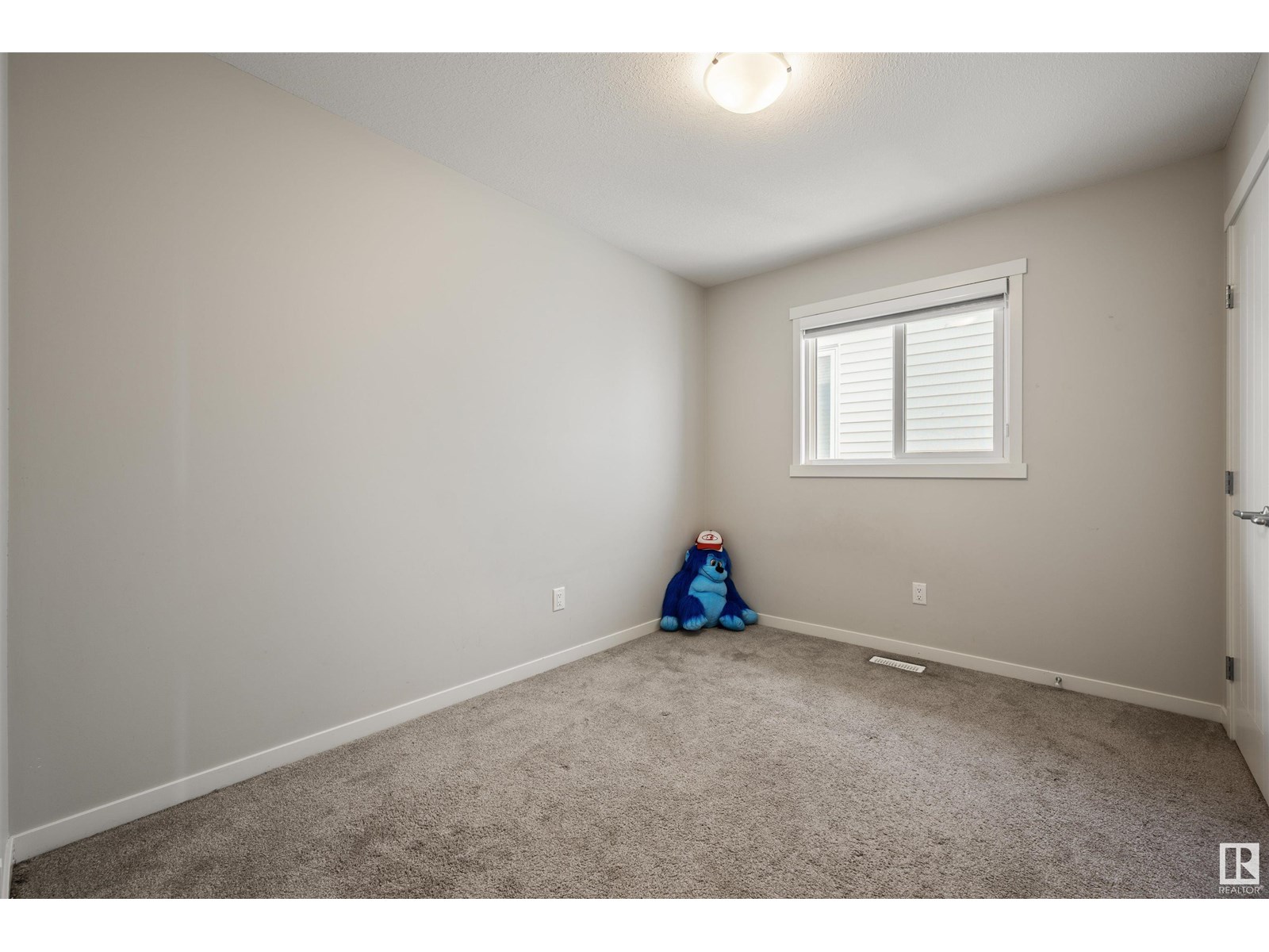 Photo 27 of 9864 222 St Nw, Edmonton AB