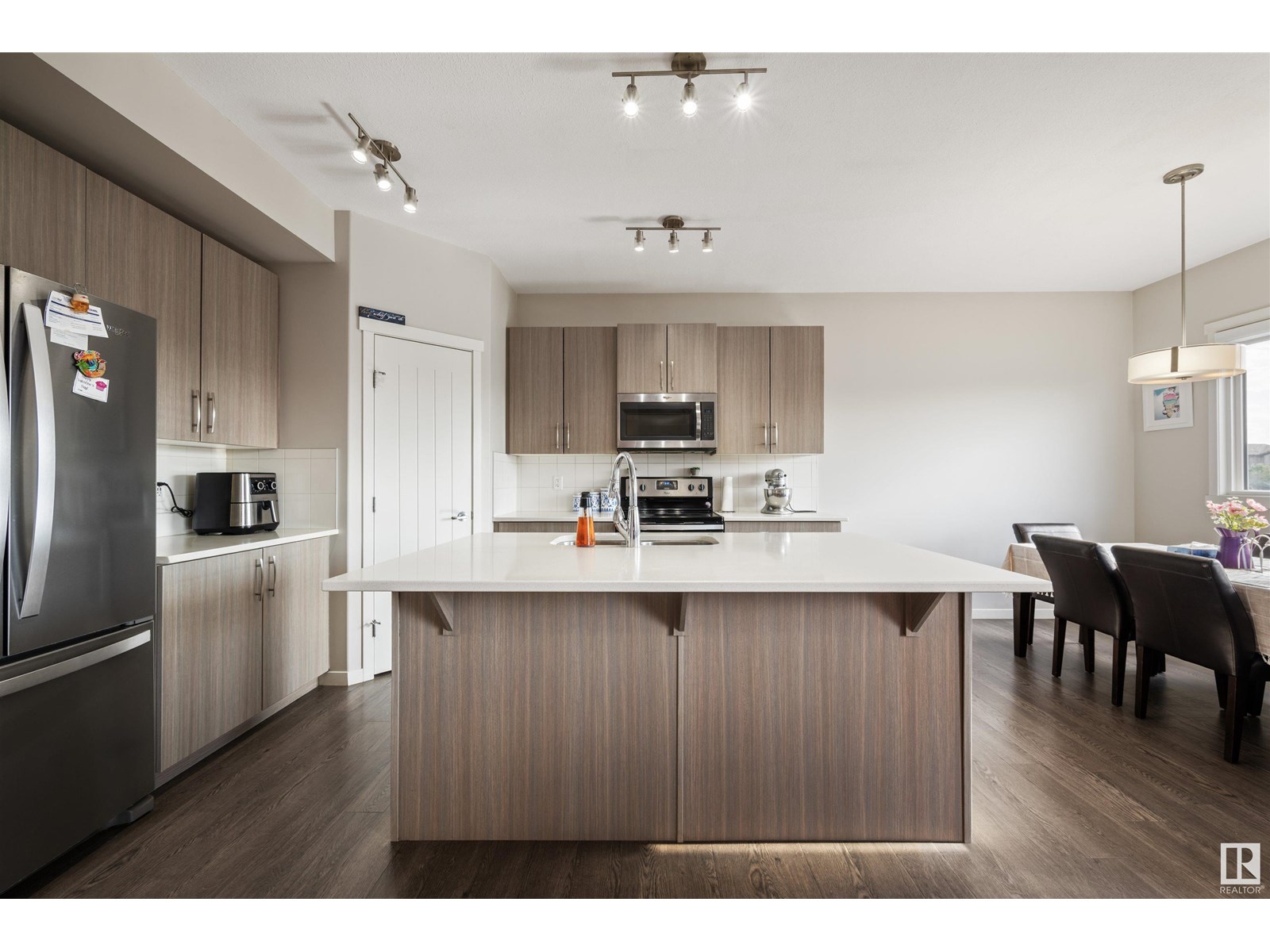 Photo 18 of 9864 222 St Nw, Edmonton AB