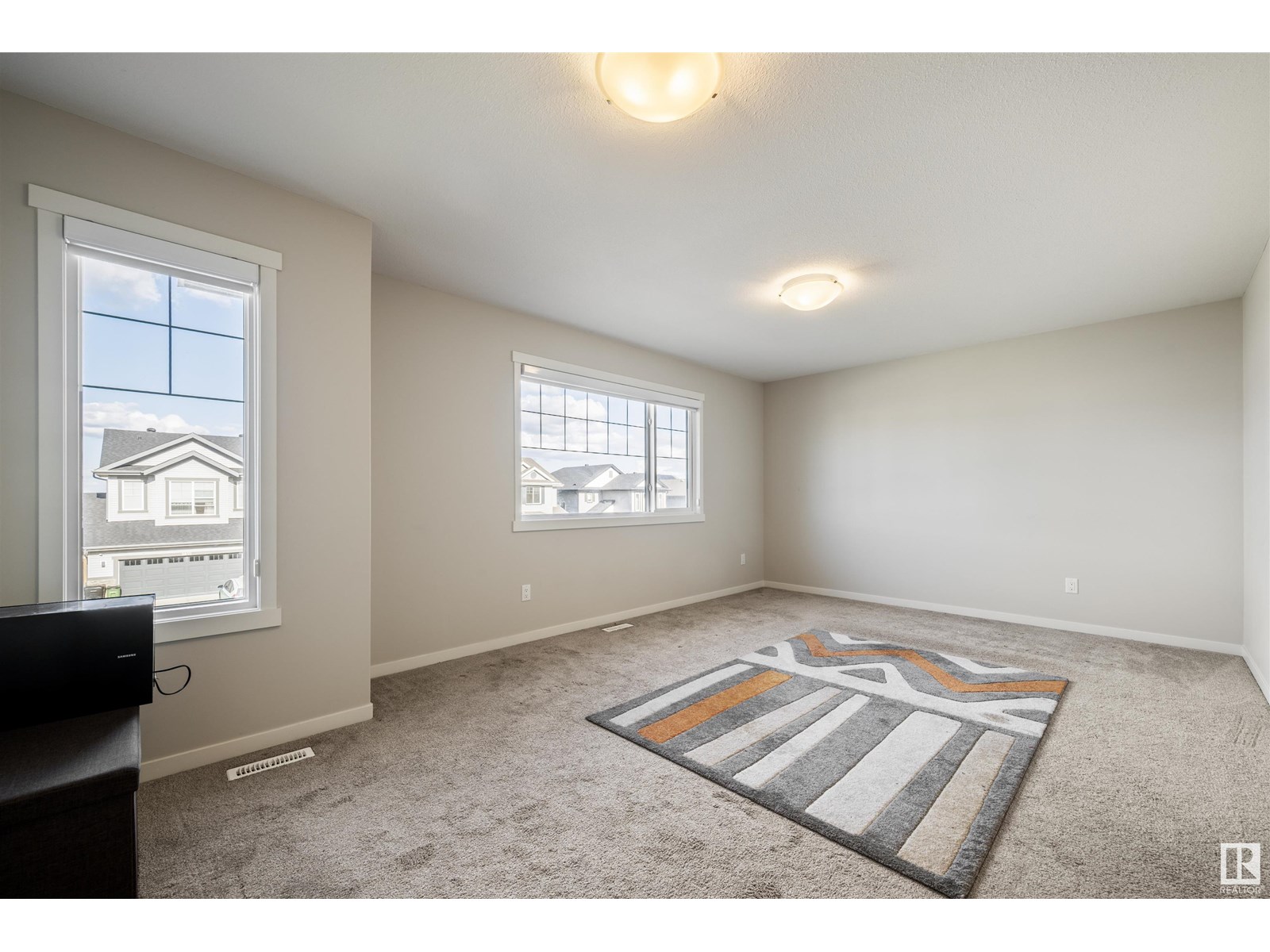 Photo 30 of 9864 222 St Nw, Edmonton AB