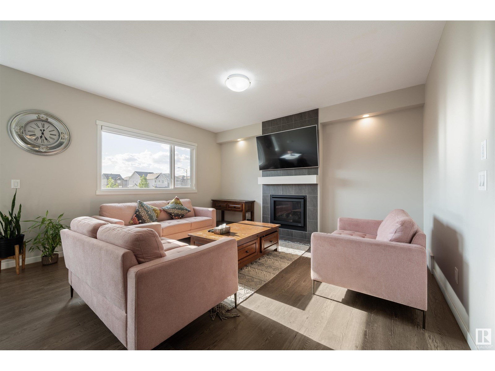 Photo 13 of 9864 222 St Nw, Edmonton AB