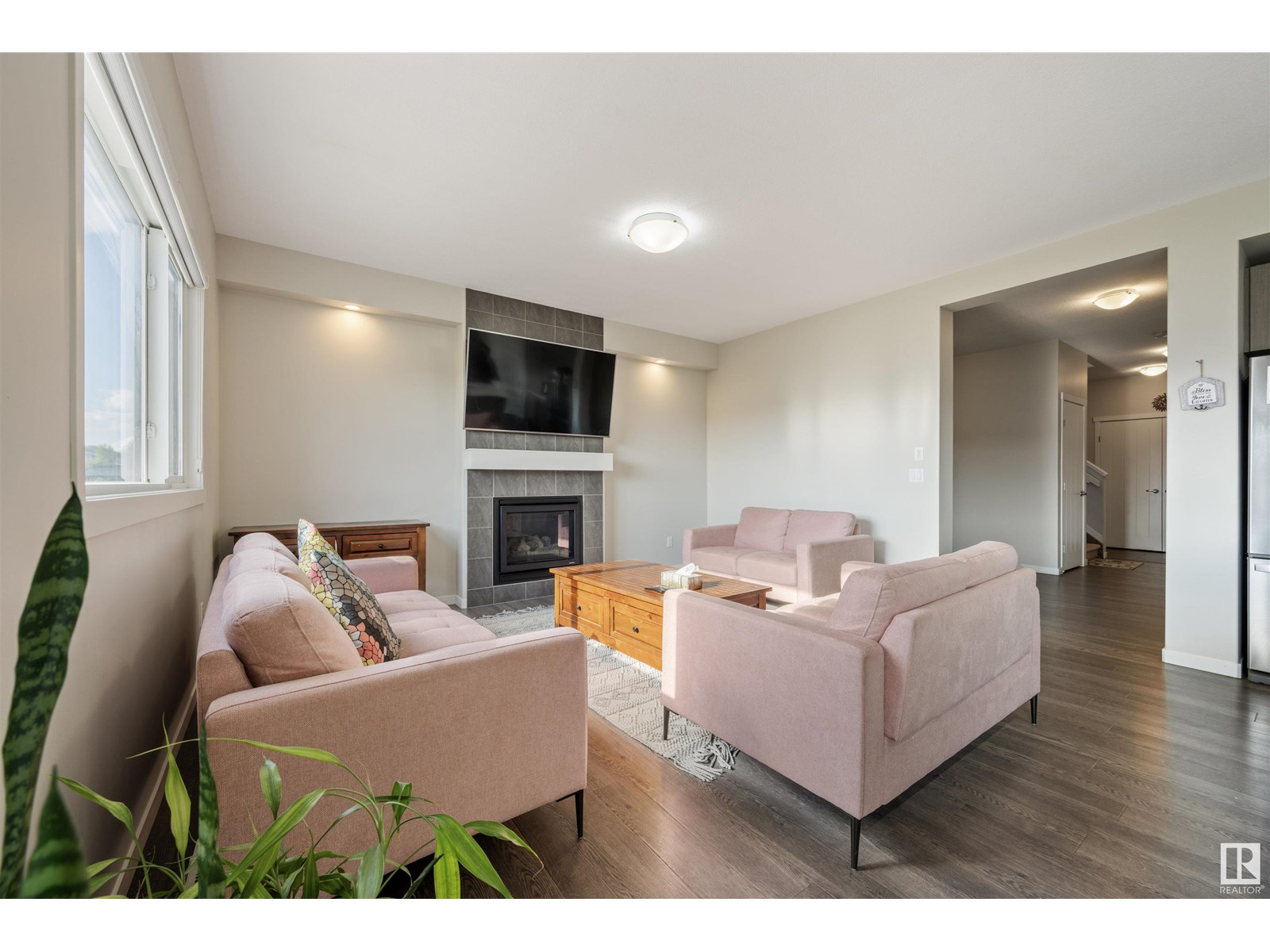 Photo 15 of 9864 222 St Nw, Edmonton AB