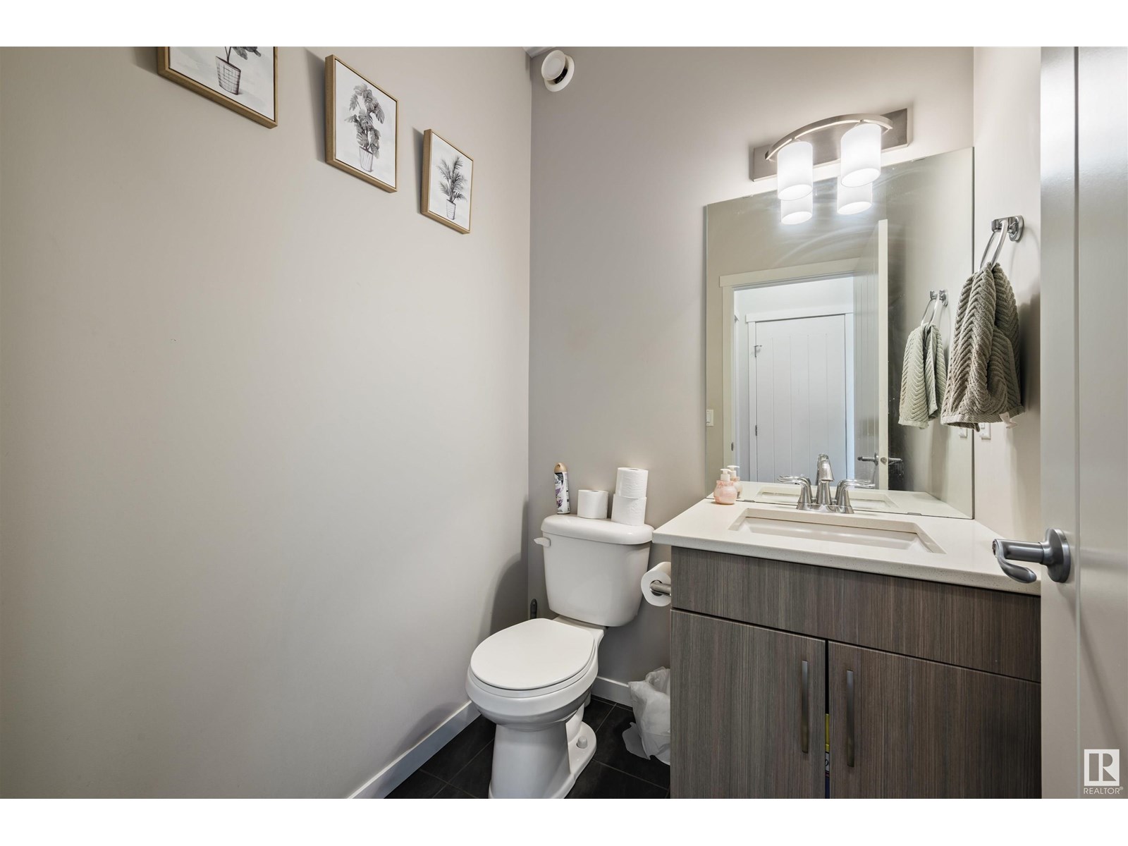 Photo 7 of 9864 222 St Nw, Edmonton AB